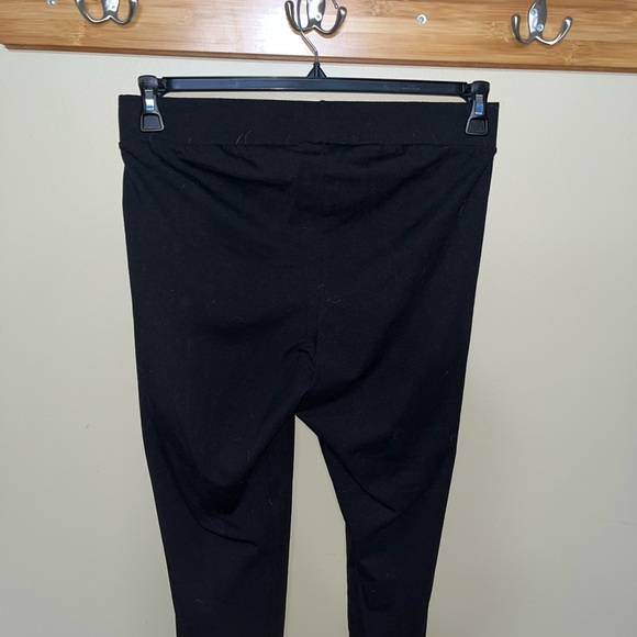 Torrid Black Embroidered Leggings - size 2 - Picture 2 of 4